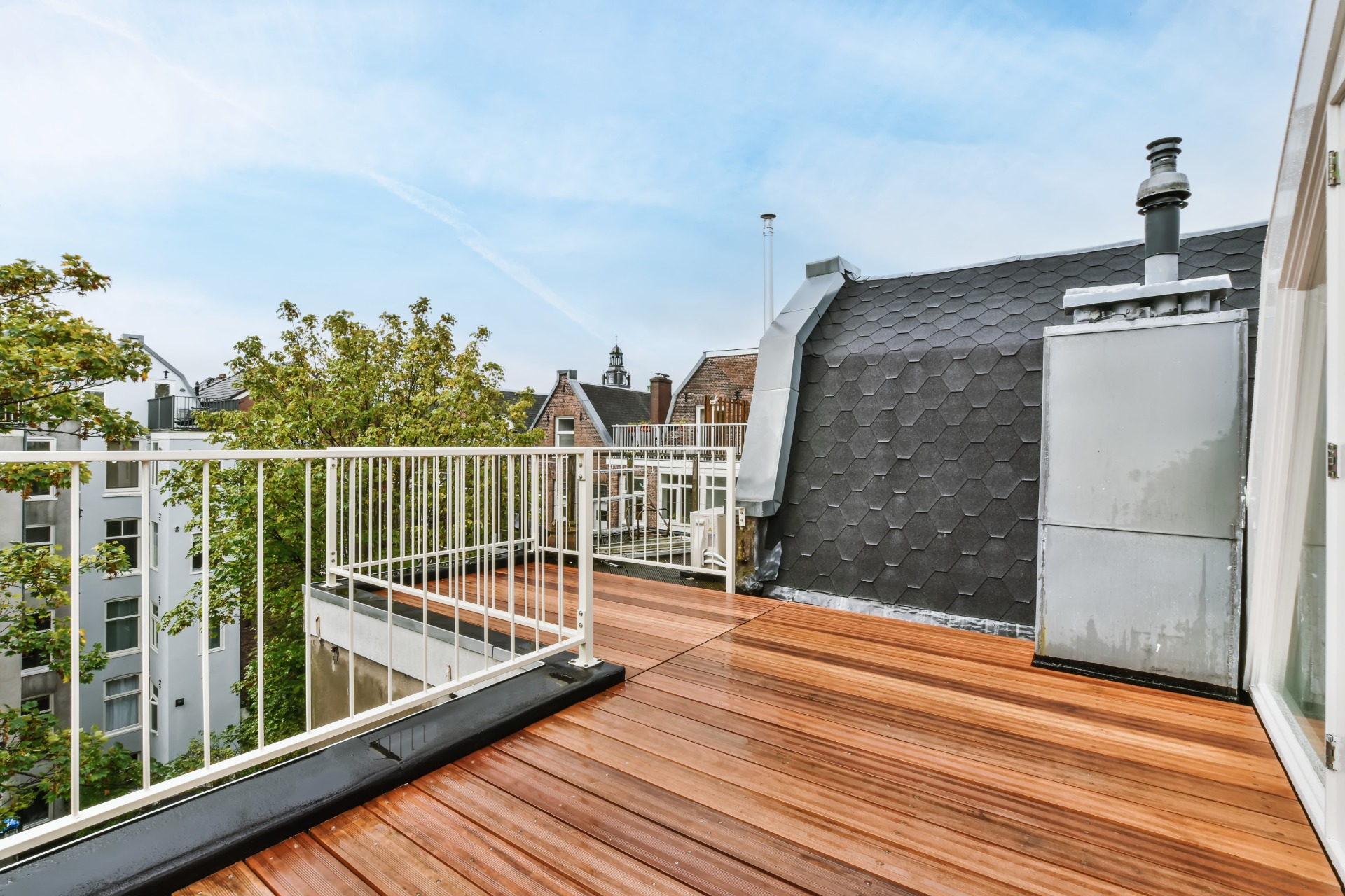 delightful-wood-flooring-and-white-railings-2021-12-09-14-10-08-utc